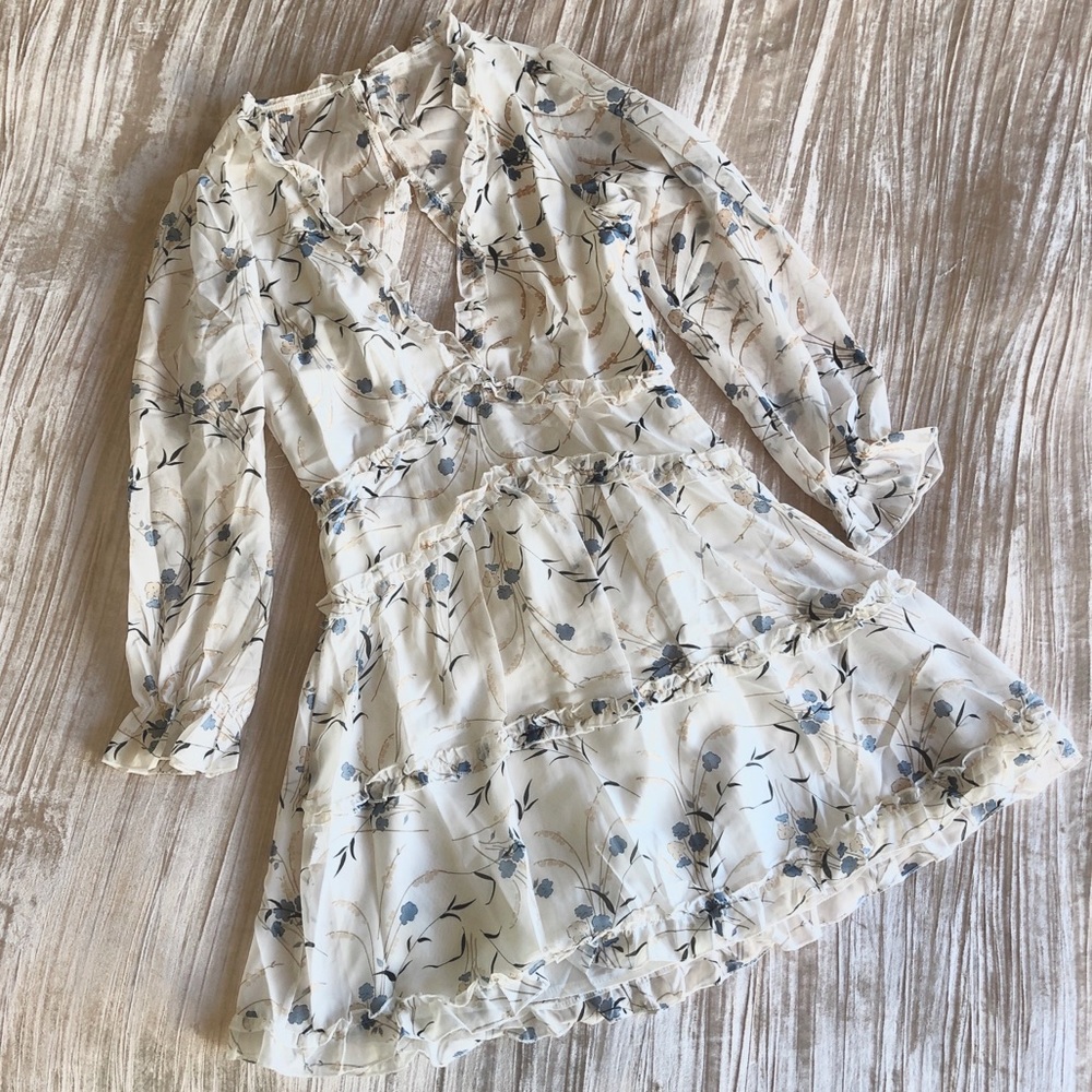 🎉HP🎉 Boho Ruffle Floral Backless Mini Dress (M)
